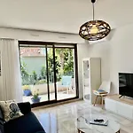 Jean Cap Ferrat Grand Avec Terrasse