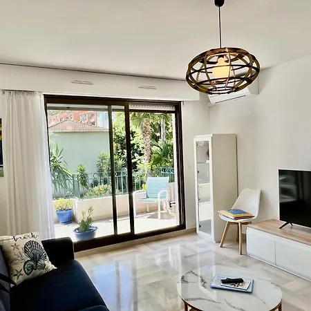 Jean Cap Ferrat Grand Avec Terrasse