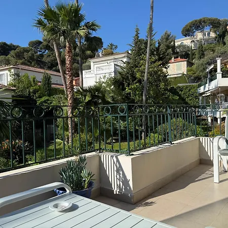 Jean Cap Ferrat Grand Avec Terrasse